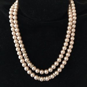 NEW W/TAGS “ BANANA REPUBLIC “ pearl necklace!!